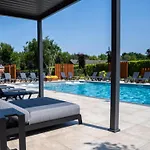 By Pond With Sauna בקתה ולדהובן