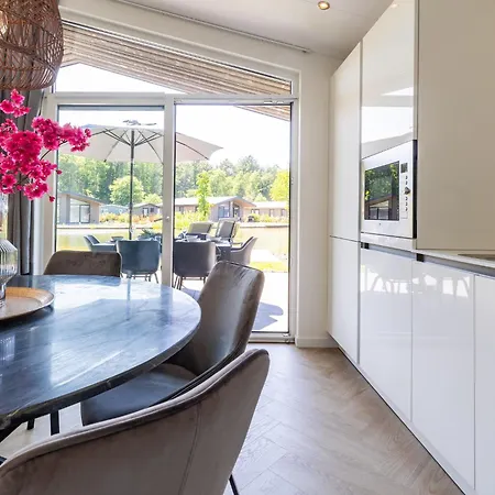 By Pond With Sauna * Veldhoven