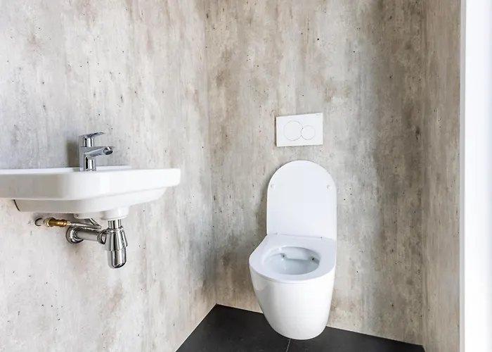 By Pond With Sauna Chalet Veldhoven