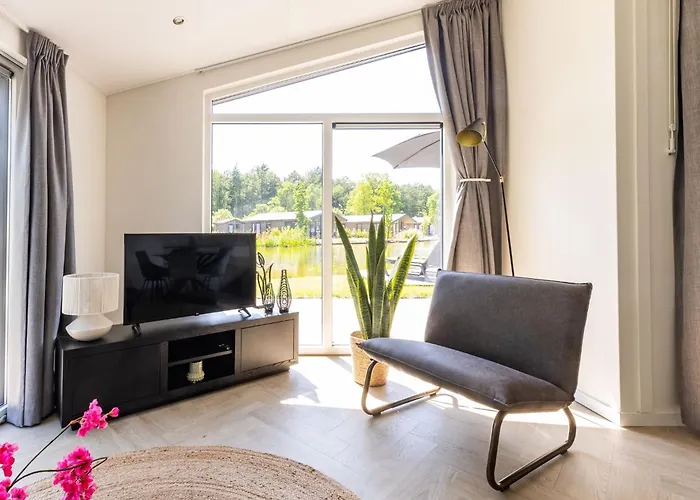 Chalet By Pond With Sauna Veldhoven