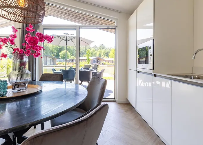 By Pond With Sauna * Veldhoven