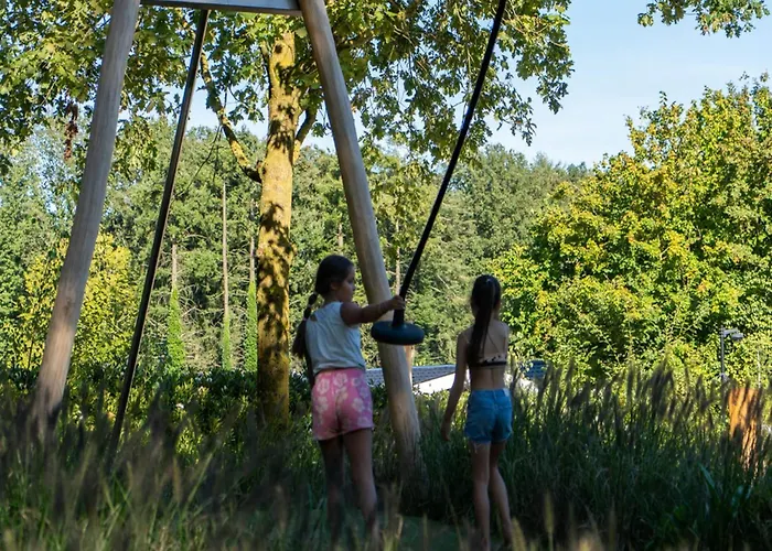 Chalet By Pond With Sauna *